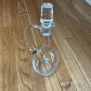 Vtg glass decanter w/ stopper Spout & handleExcellent condition. No chips/cracks